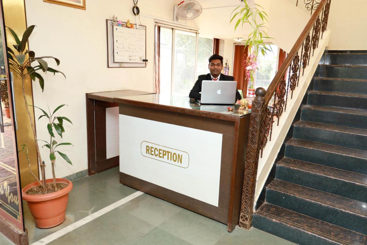Hotel Manik Moti Lonavala Exteriér fotografie