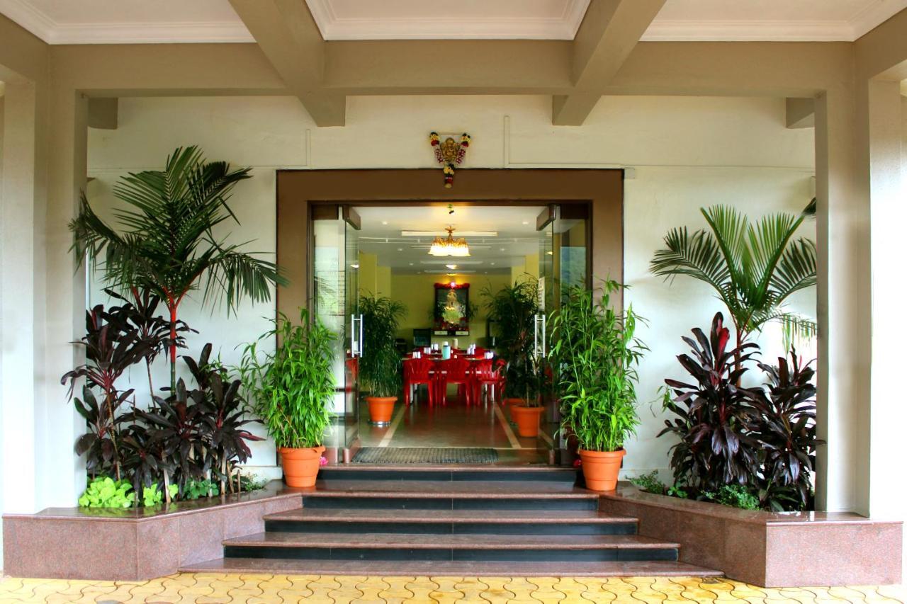 Hotel Manik Moti Lonavala Exteriér fotografie