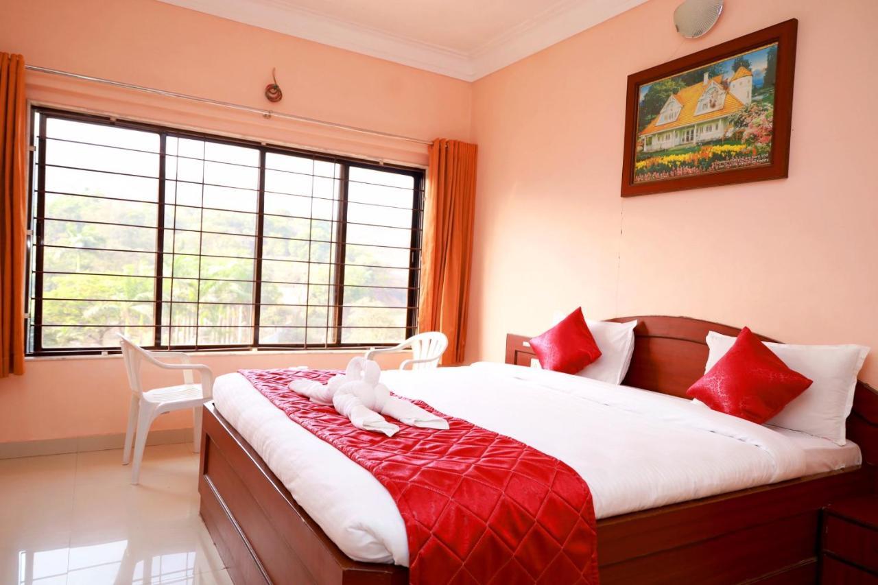 Hotel Manik Moti Lonavala Exteriér fotografie