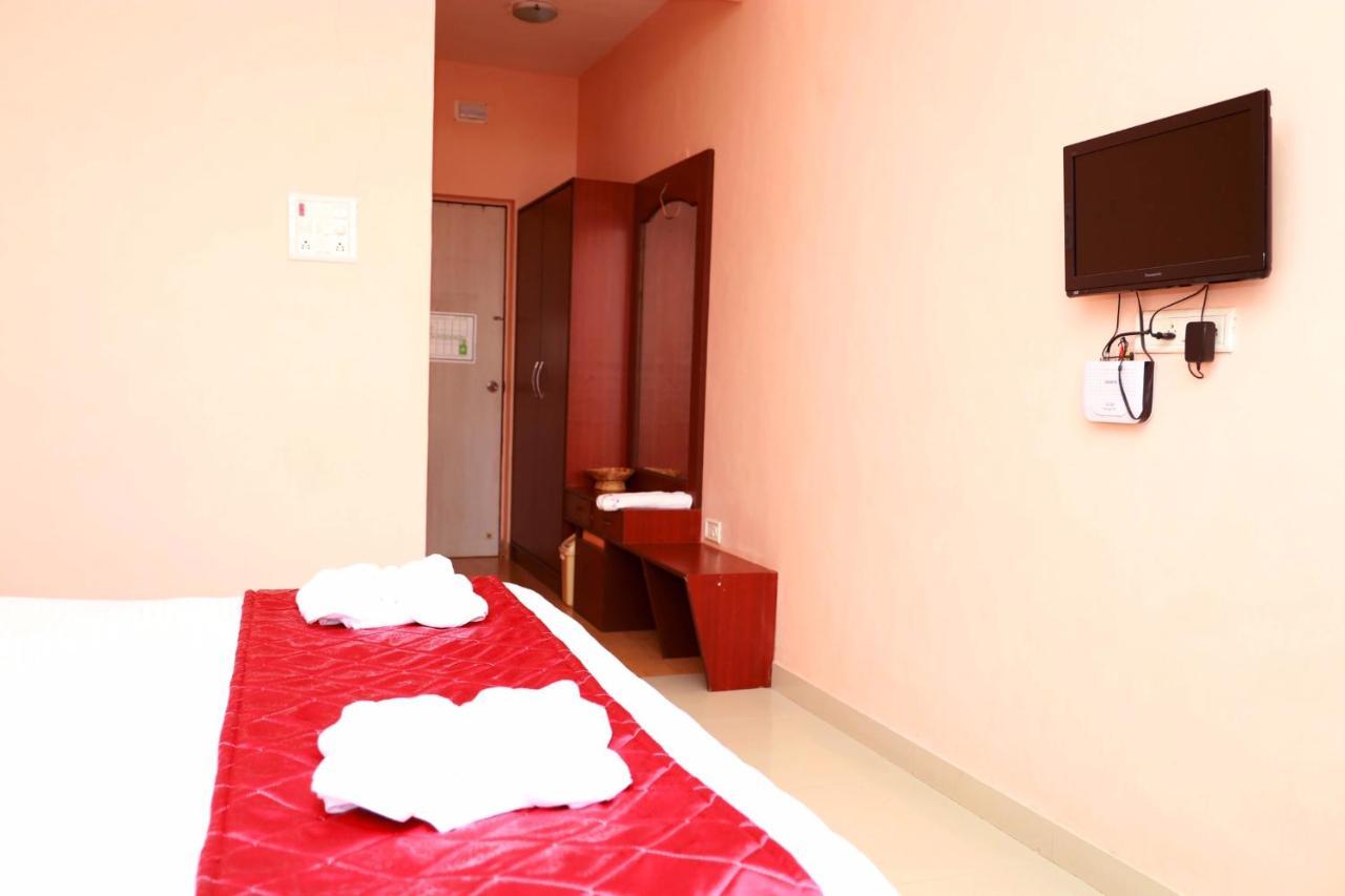 Hotel Manik Moti Lonavala Exteriér fotografie